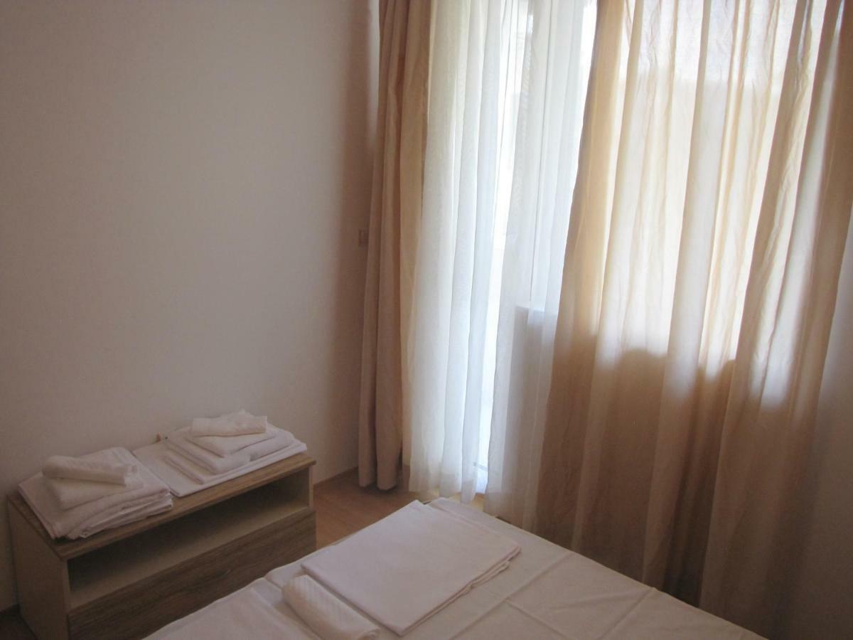 Guest Apartments Salena Солнечный берег Экстерьер фото
